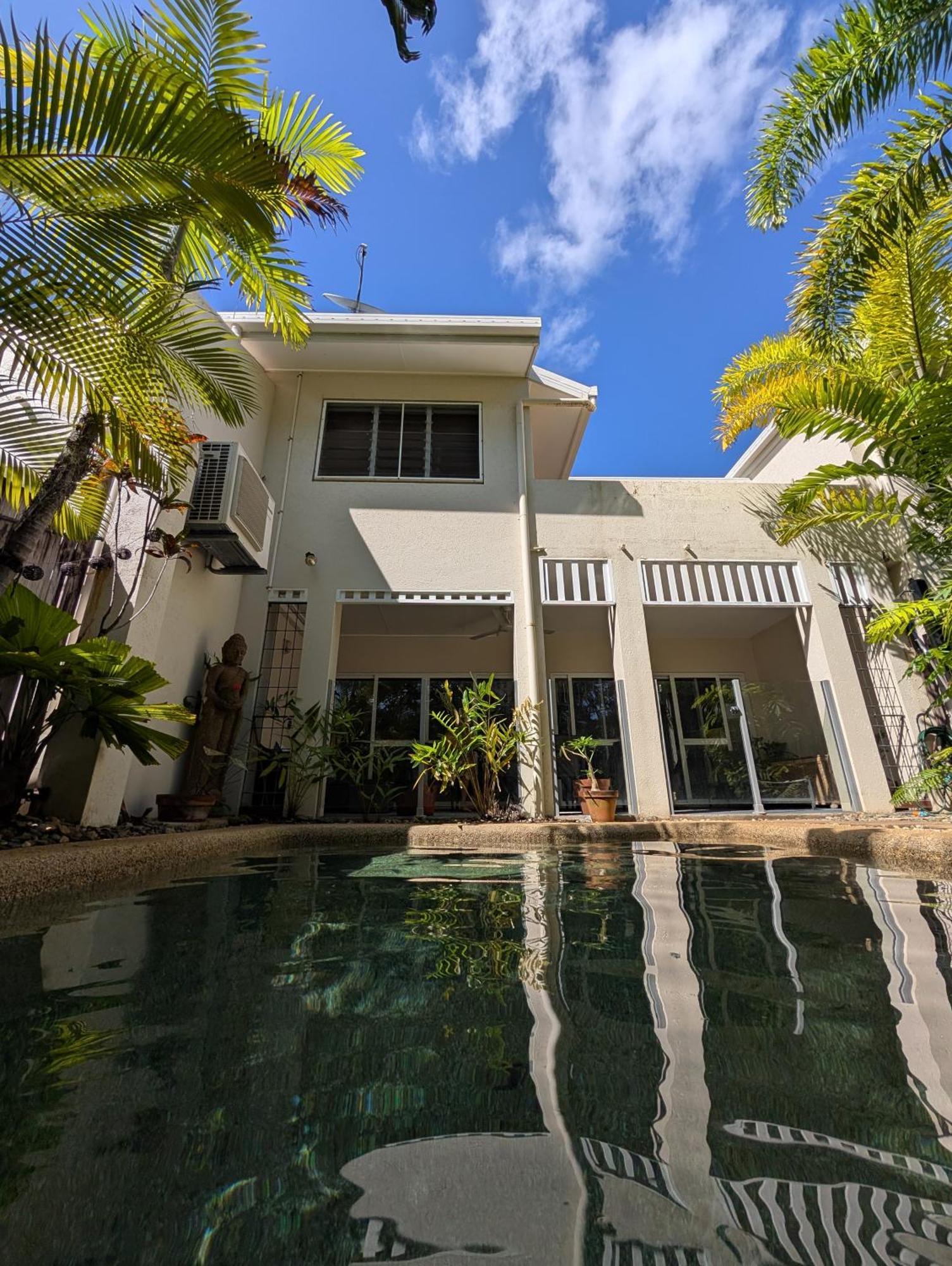 The Villas Palm Cove Room photo